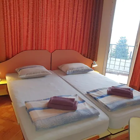 Хотел семеен пиер 3*