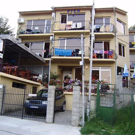 Хотел семеен пиер Златни пясъци