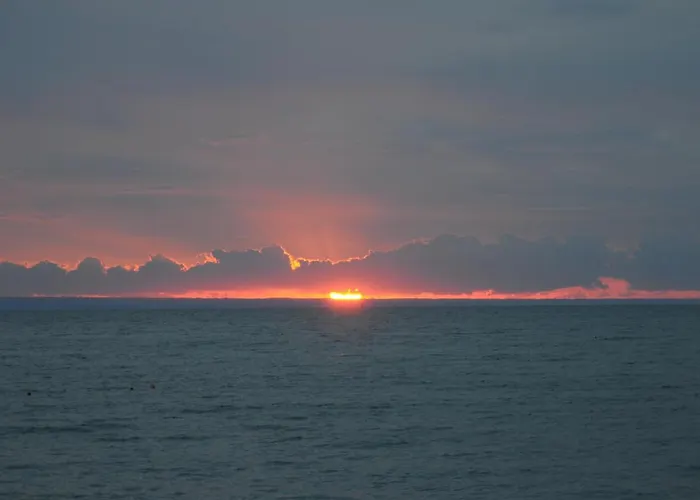 Family Pier Szálloda