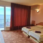 Family Pier Hotel 3*