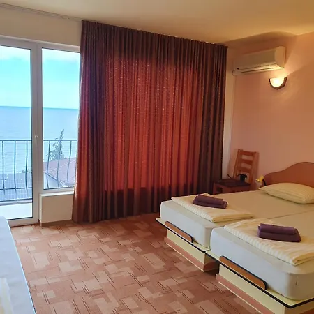 Family Pier Hotel 3*